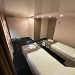 Medea Hotel *