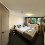 Medea 호텔 *